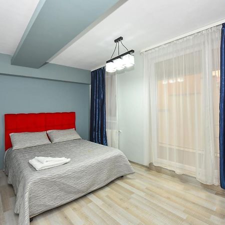 Royal Accommodation Boekarest Buitenkant foto