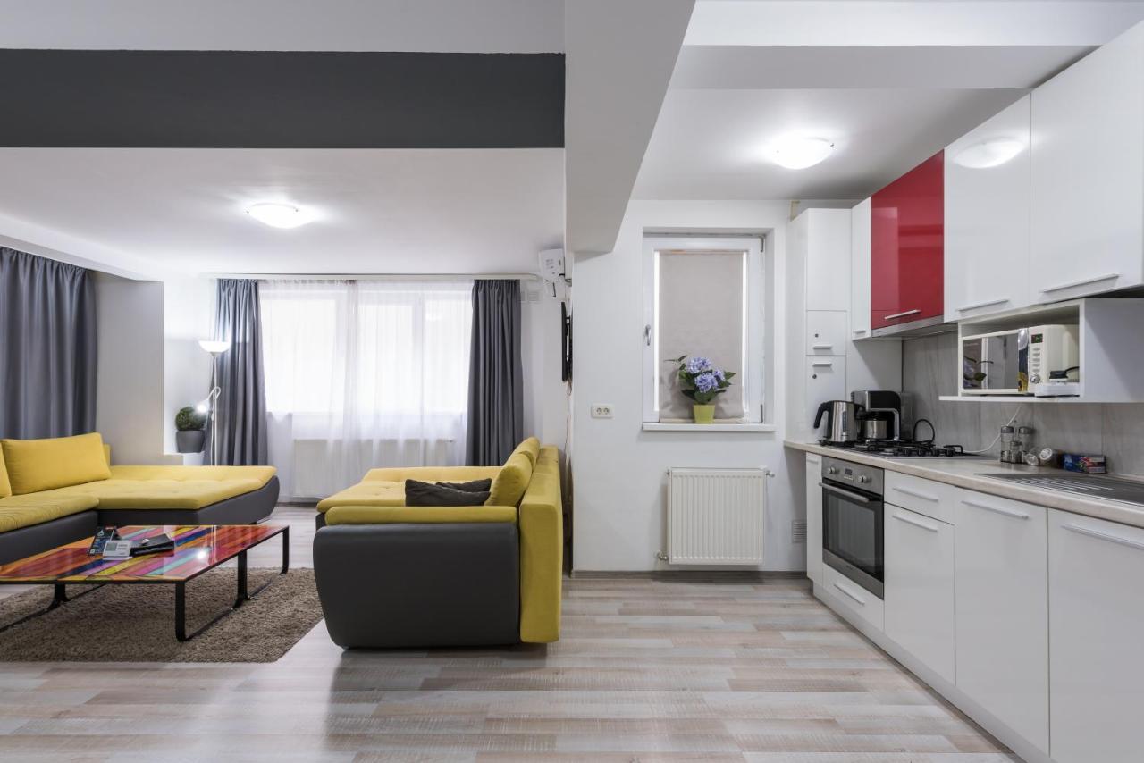 Royal Accommodation Boekarest Buitenkant foto